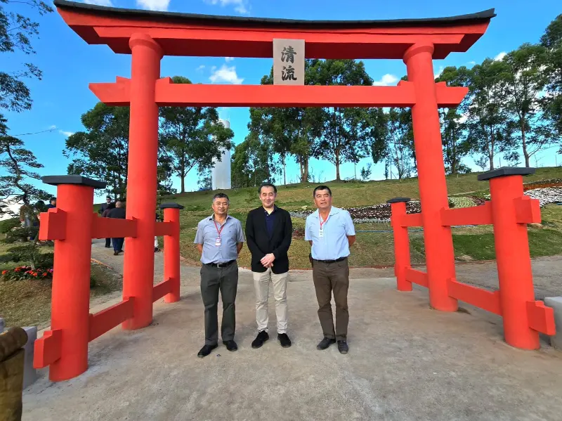 Embaixador do Japão no Brasil visita 44ª Festa de Flores e Morangos de Atibaia